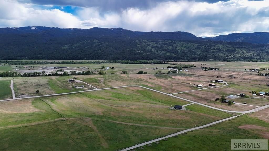 Image 10 of property listing at 10 Acres Old Irwin Road, Irwin, ID 83428