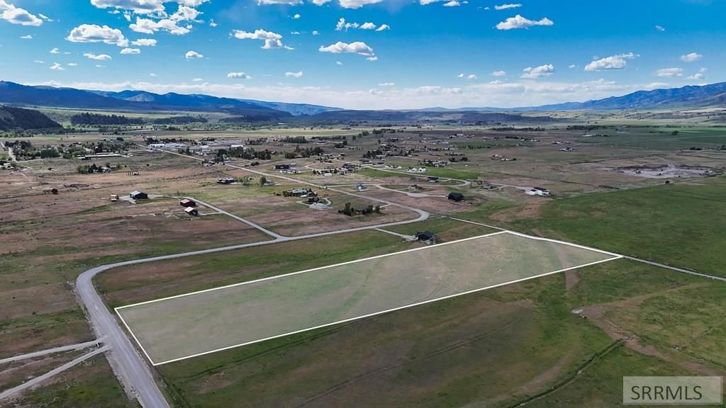 Image 11 of property listing at 10 Acres Old Irwin Road, Irwin, ID 83428
