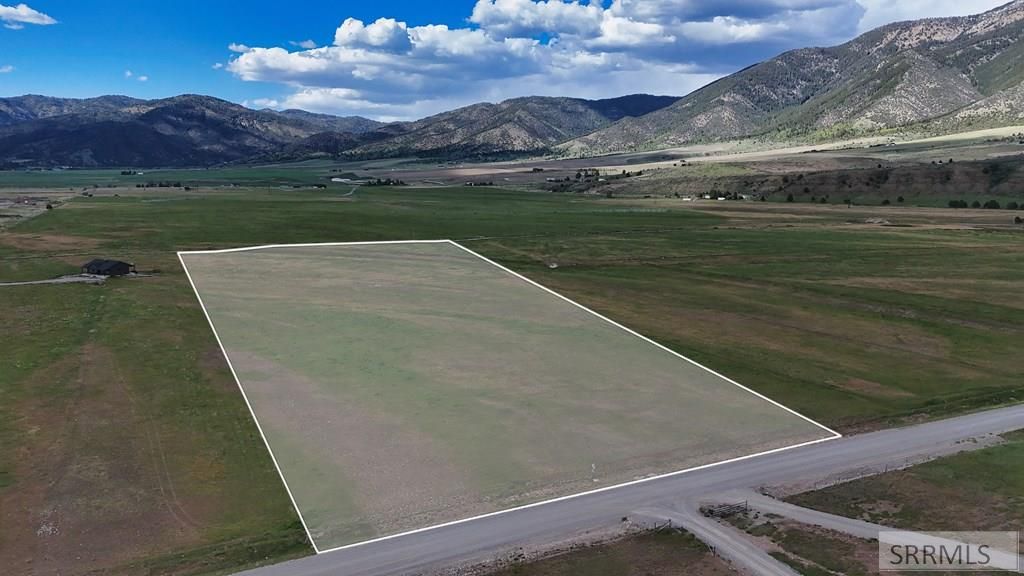 Image 17 of property listing at 10 Acres Old Irwin Road, Irwin, ID 83428