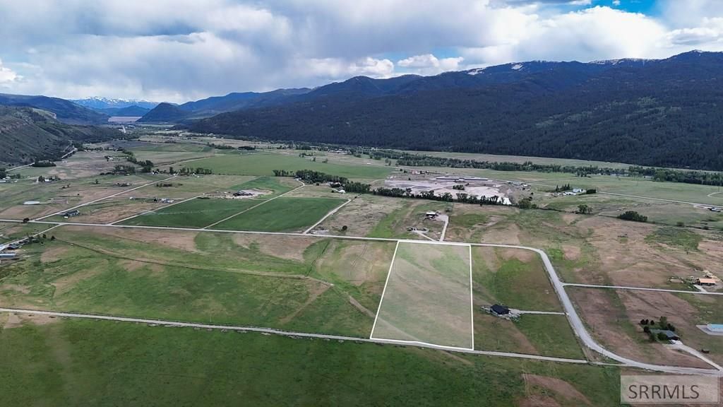 Image 8 of property listing at 10 Acres Old Irwin Road, Irwin, ID 83428