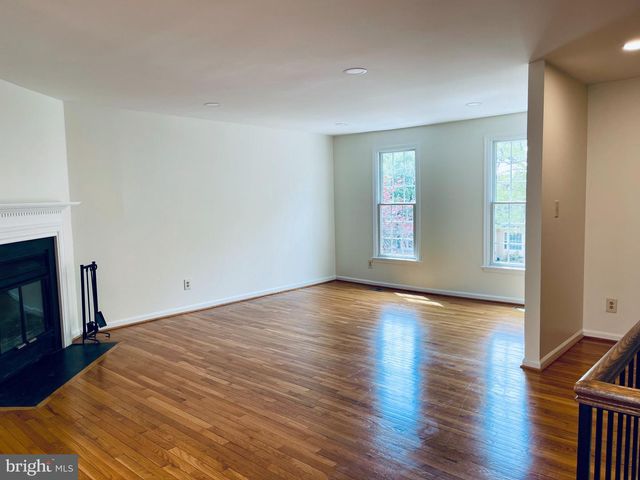32 FENDALL AVE, Alexandria, VA 22304