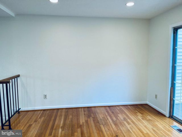 32 FENDALL AVE, Alexandria, VA 22304