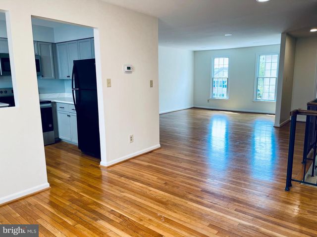 32 FENDALL AVE, Alexandria, VA 22304
