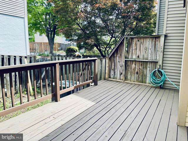 32 FENDALL AVE, Alexandria, VA 22304