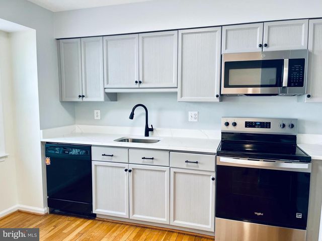 32 FENDALL AVE, Alexandria, VA 22304