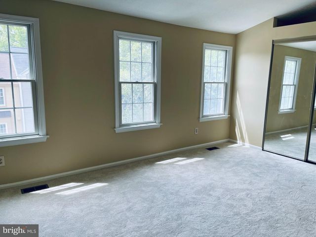 32 FENDALL AVE, Alexandria, VA 22304