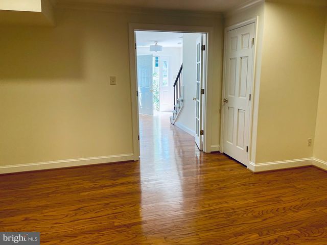 32 FENDALL AVE, Alexandria, VA 22304