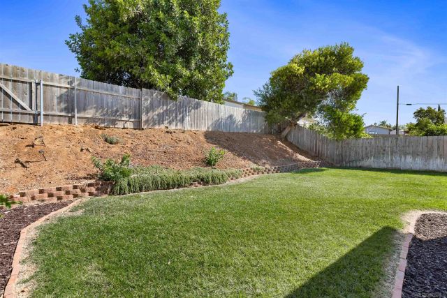521 Shadow Hills Drive, San Marcos, CA 92069