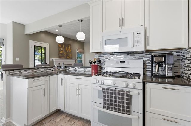 2632 Christopher Farms DR, Virginia Beach, VA 23453