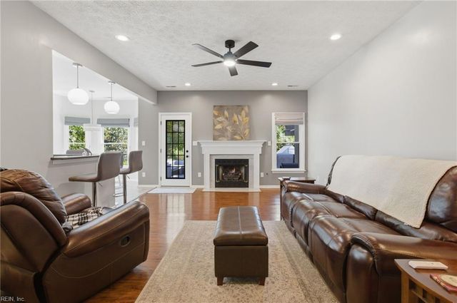 2632 Christopher Farms DR, Virginia Beach, VA 23453