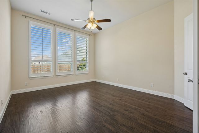1004 W Bluff Way, Roanoke, TX 76262