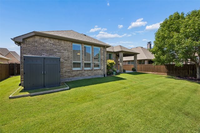 1004 W Bluff Way, Roanoke, TX 76262