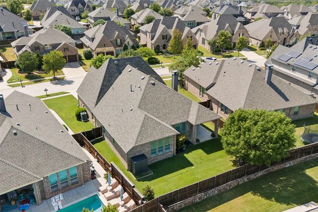 1004 W Bluff Way, Roanoke, TX 76262