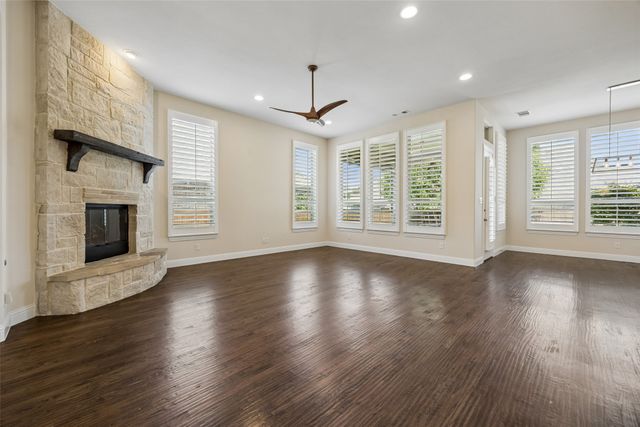 1004 W Bluff Way, Roanoke, TX 76262