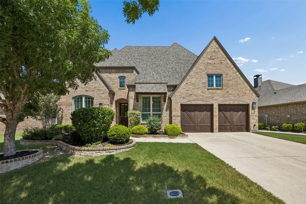 1004 W Bluff Way, Roanoke, TX 76262