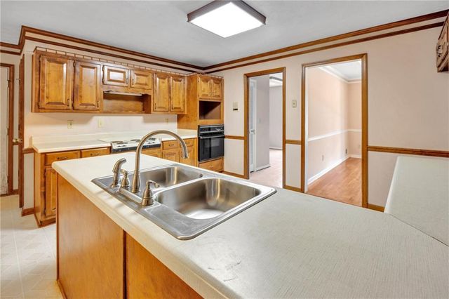 675 SE Clubland Circle SE, Conyers, GA 30094