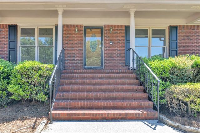 675 SE Clubland Circle SE, Conyers, GA 30094