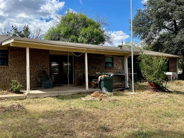 102 James Boulevard, Early, TX 76802
