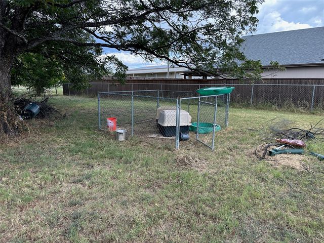 102 James Boulevard, Early, TX 76802