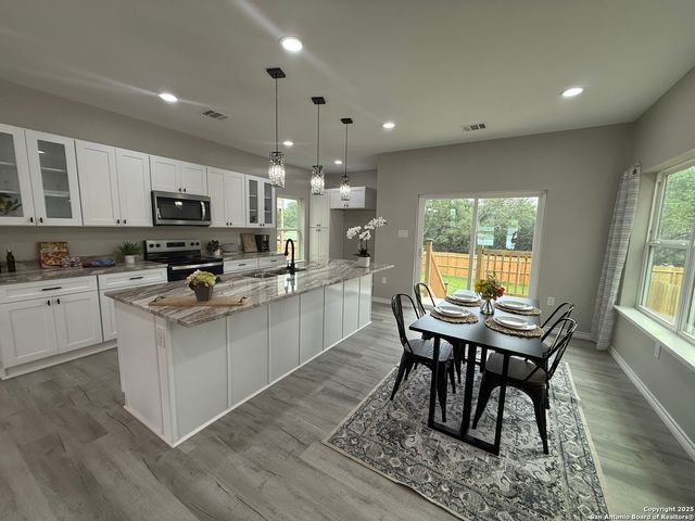 644 Canyon Circle, Canyon Lake, TX 78133