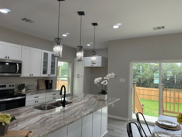 644 Canyon Circle, Canyon Lake, TX 78133