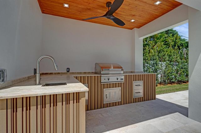 365 NE 3rd Street, Boca Raton, FL 33432