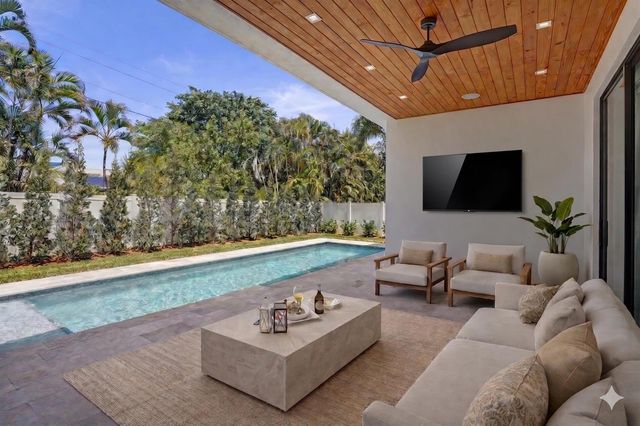 365 NE 3rd Street, Boca Raton, FL 33432