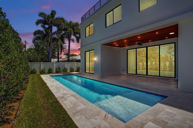 365 NE 3rd Street, Boca Raton, FL 33432
