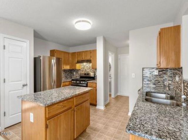 815 Homestead Park Drive, Apex, NC 27502