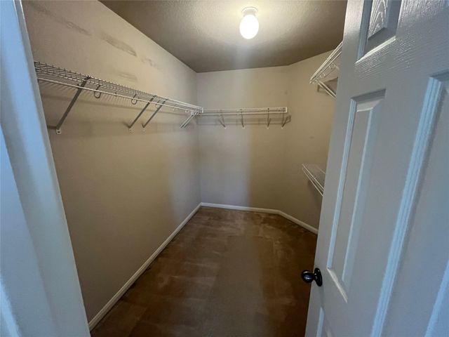 221 Gainer DR, Hutto, TX 78634