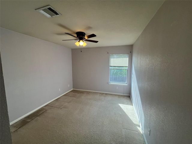 221 Gainer DR, Hutto, TX 78634