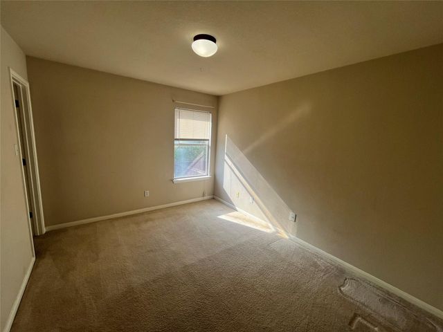 221 Gainer DR, Hutto, TX 78634