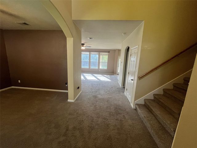 221 Gainer DR, Hutto, TX 78634