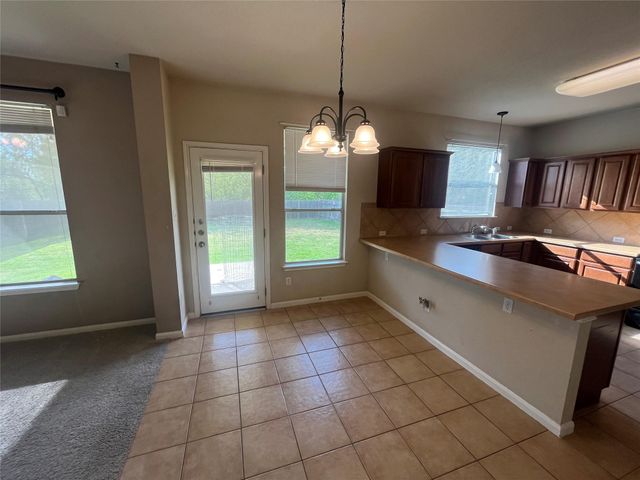 221 Gainer DR, Hutto, TX 78634