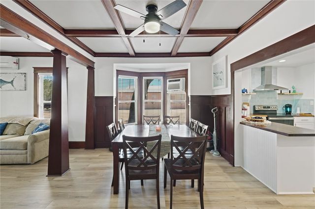 936 S Houston St, Aransas Pass, TX 78336