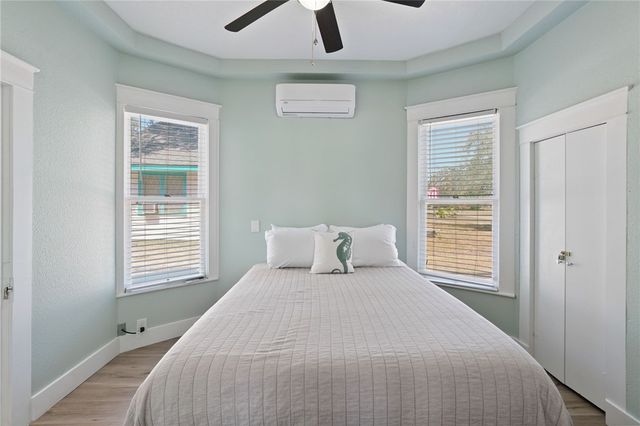 936 S Houston St, Aransas Pass, TX 78336