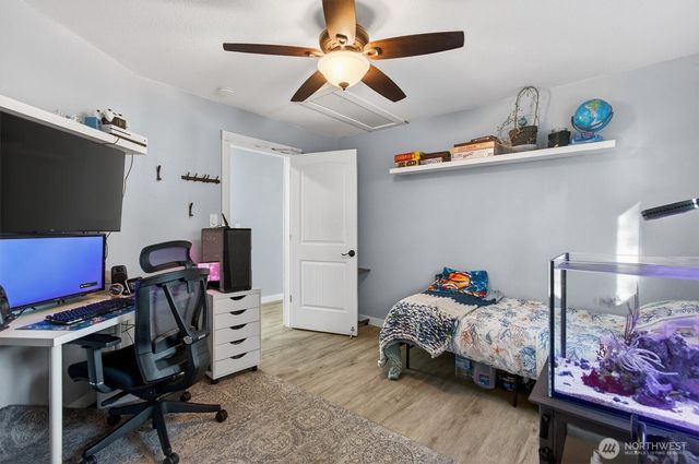 290 Columbia Street, Cathlamet, WA 98612