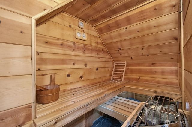 290 Columbia Street, Cathlamet, WA 98612