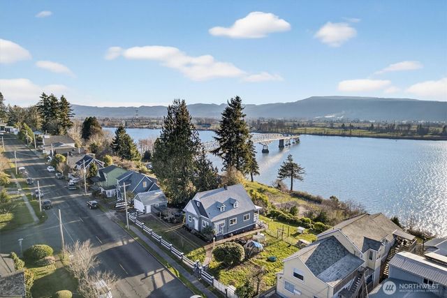 290 Columbia Street, Cathlamet, WA 98612
