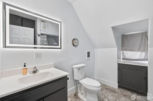 290 Columbia Street, Cathlamet, WA 98612