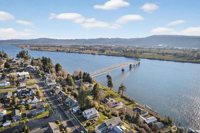 290 Columbia Street, Cathlamet, WA 98612