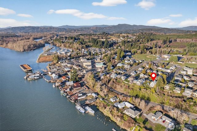 290 Columbia Street, Cathlamet, WA 98612