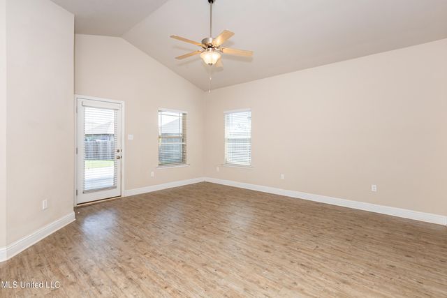217 Sandy Drive, Ocean Springs, MS 39564
