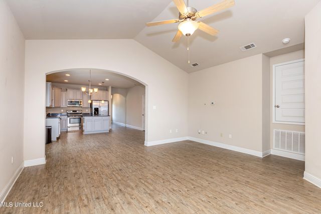 217 Sandy Drive, Ocean Springs, MS 39564