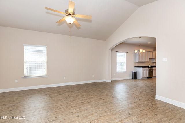 217 Sandy Drive, Ocean Springs, MS 39564