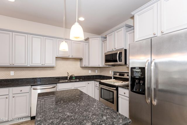 217 Sandy Drive, Ocean Springs, MS 39564