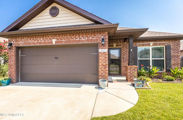 217 Sandy Drive, Ocean Springs, MS 39564