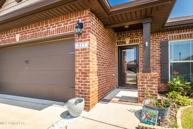 217 Sandy Drive, Ocean Springs, MS 39564