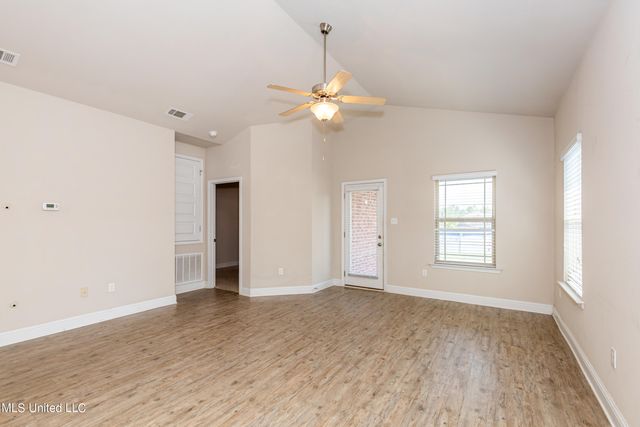 217 Sandy Drive, Ocean Springs, MS 39564
