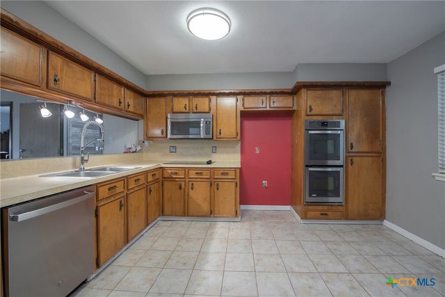 504 Walnut Street, Waller, TX 77484
